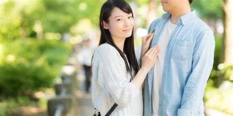 付き合う 意味|【付き合う】と【交際】の違いとは？例文付きで使い方や意味を。